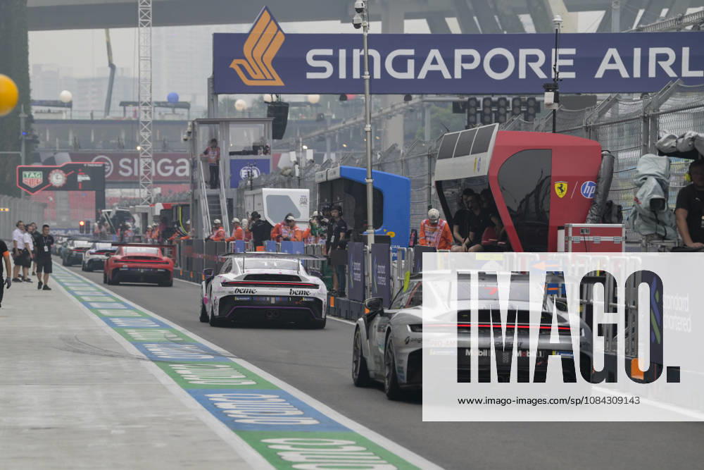 Porsche Carerra cars in the pit lane before qualifying Saturday 10th October , Singapore Grand Prix 2026, Marina Bay Street Circuit. Singapore Singapore - ZUMAc251 20261010_znp_c251_032