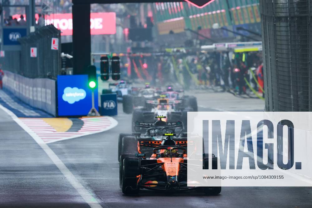 01 NORRIS Lando gbr, McLaren F1 Team MCL40, action F1 GP 17 Singapore 2026 F1 GP 17 Singapore 2026 81 PIASTRI Oscar out, McLaren F1 Team MCL40, action F1 GP 17 Singapore 2026 Singapore