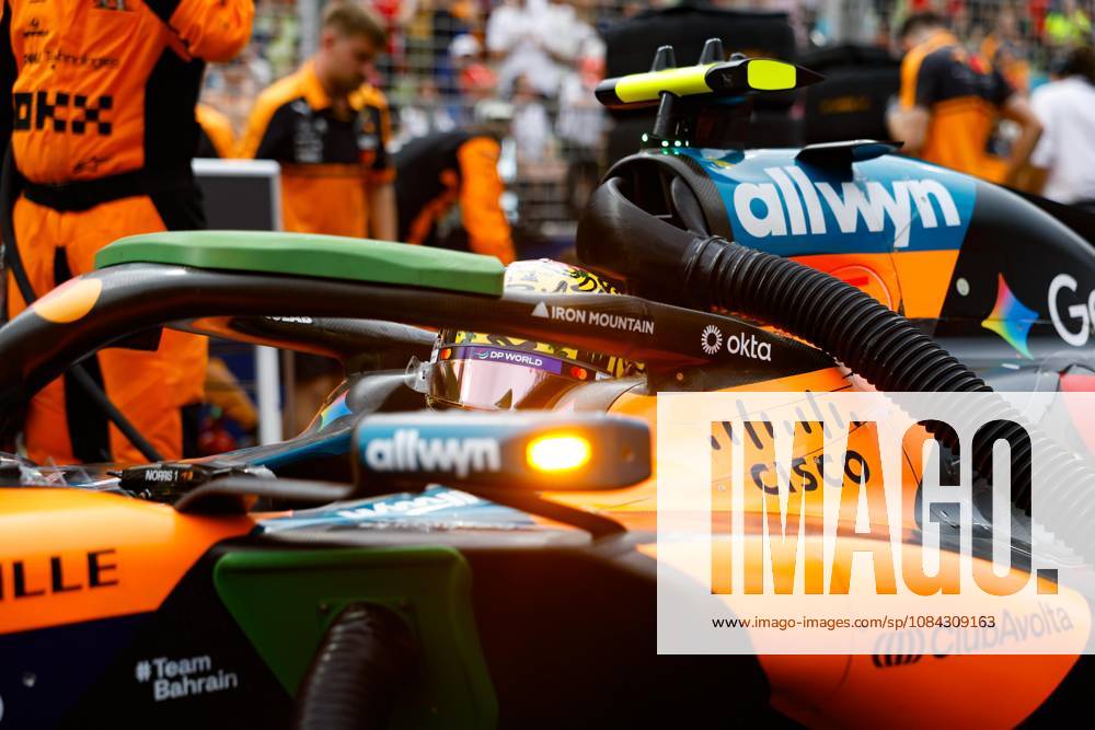 NORRIS Lando (GBR), McLaren F1 Team MCL40, portrait from the 2026 Singapore F1 Grand Prix, Round 17 NORRIS Lando (GBR), McLaren F1 Team MCL40, portrait F1 GP 17 Singapore 2026 F1 GP 17 Singapore 2026 81 PIASTRI Oscar from , McLaren F1 Team MCL40, action F1 GP 17 Singapore 2026 Singapore