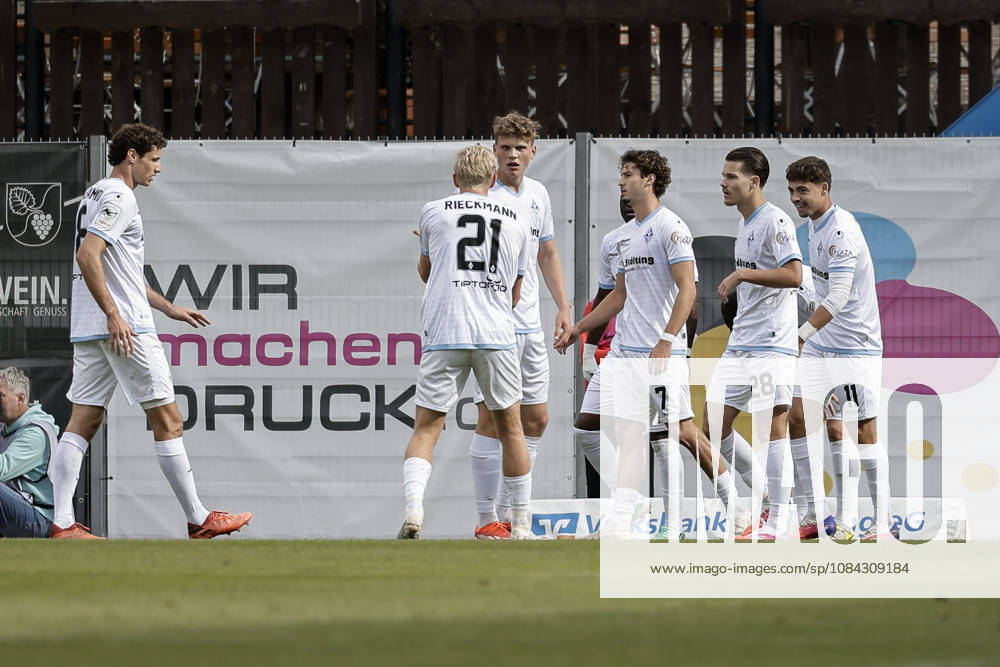 Soccer 3rd Division, SG Sonnenhof Grossaspach vs. SV Waldhof Mannheim—celebration over the 1-1 draw thanks to Lovis Bierschenk, SV Waldhof Mannheim, 7