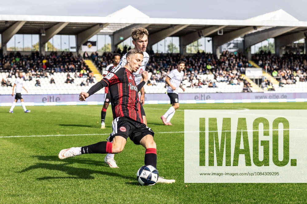SSV Ulm 1846 Soccer vs. Eintracht Frankfurt II, Soccer, Regionalliga Southwest, Matchday 11, Donaustadion Ulm, October 26, 10:10 a.m., Benjamin Goller, SSV Ulm 1846 Soccer, 07, Nico Ochojski Eintracht Frankfurt II, 29 SSV Ulm 1846 Soccer vs. Eintracht Frankfurt II, Soccer, Regionalliga Southwest, Matchday 11, Donaustadion Ulm, October 26, 2010; Photo by Lucca Fundel, Ulm Donaustadion, Baden-Württemberg, Germany