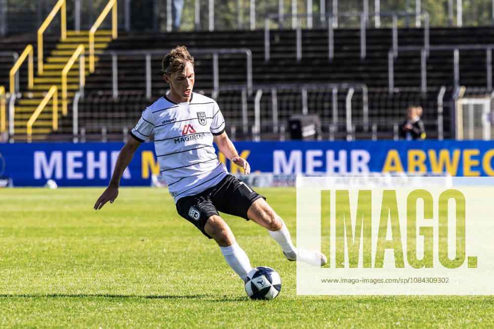SSV Ulm 1846 Soccer vs. Eintracht Frankfurt II, Soccer, Regionalliga Southwest, Matchday 11, Donaustadion Ulm, October 26, 2010; Cutout, Single Image, Benjamin Goller, SSV Ulm 1846 Soccer, 07 SSV Ulm 1846 Soccer vs. Eintracht Frankfurt II, Soccer, Regionalliga Southwest, Matchday 11, Donaustadion Ulm, October 26, 2010. Photo by Lucca Fundel, Ulm, Donaustadion, Baden-Württemberg, Germany