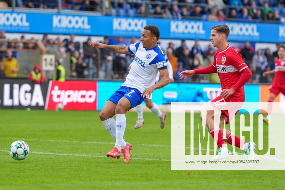 German Soccer, 3rd Division, Matchday 8, Hänsch Arena, Meppen, Emsland, Lower Saxony, SV Meppen vs. VfB Stuttgart U21, VfB Stuttgart II scoring chance by Oliver Schmitt, SV Meppen, 7