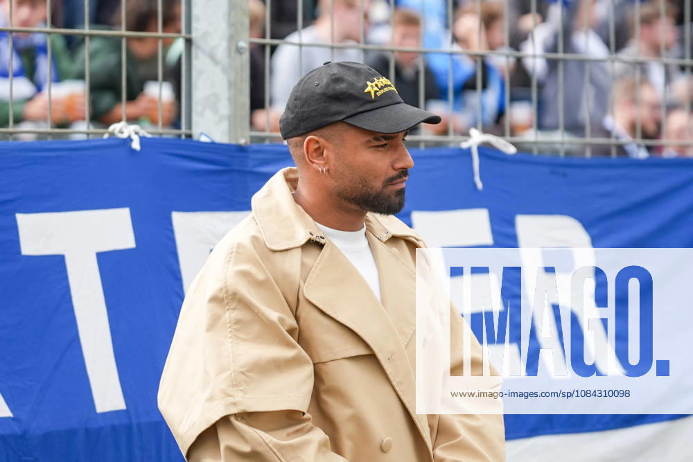 German Soccer, 3rd Division, Matchday 8, Hänsch Arena, Meppen, Emsland, Lower Saxony, SV Meppen vs. VfB Stuttgart U21, VfB Stuttgart II s Erik Zenga; SV Meppen s No. 8 is still injured