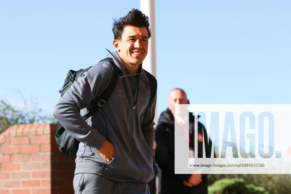 SUNDERLAND, ENGLAND, OCTOBER 10: Luke O Nien of Sunderland AFC arrives prior to the Premier League 2026-27 match between Sunderland AFC and Brighton & Hove Albion at the Stadium of Light on October 10, 2026 in Sunderland, England. (Photo by Zach Forster Sports Press Photo)