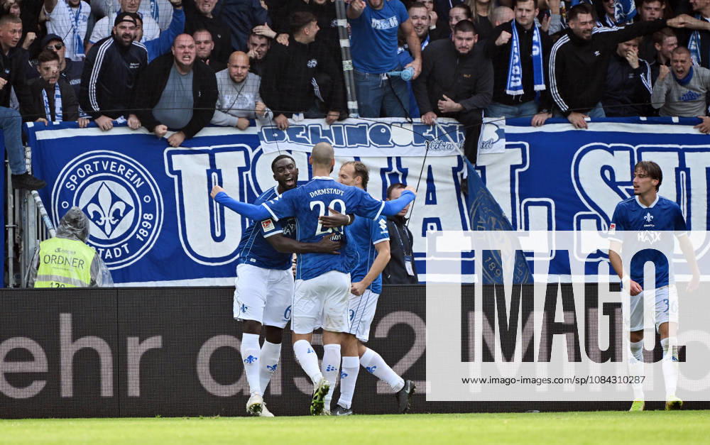 Soccer 2. Bundesliga, SV Darmstadt 98 vs. Energie Cottbus, Aleksandar Vukotic of SV Darmstadt 98 celebrates the goal, The goal celebration following the 2–1 win. DFL and DFB regulations prohibit any use of photographs as image sequences and or quasi-video. Darmstadt