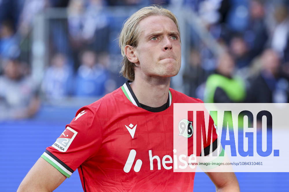 Stefan Teitur Thordarson of Hannover 96 looks disappointed during the 2. Bundesliga match between 1. FC Magdeburg and Hannover 96, Avnet Arena on October 10, 2026, in Magdeburg, Germany. Photo by Marco Steinbrenner, DeFodi Images. Stefan Teitur Thordarson of Hannover 96 looks dejected during the 2. Bundesliga match between 1 FC Magdeburg and Hannover 96 at Avnet Arena on October 10, 2026 in Magdeburg, Germany. Photo by Marco Steinbrenner, DeFodi Images. DFB and DFL regulations prohibit any use of photographs as image sequences and or quasi-video. Photo by Marco Steinbrenner, DeFodi Images.