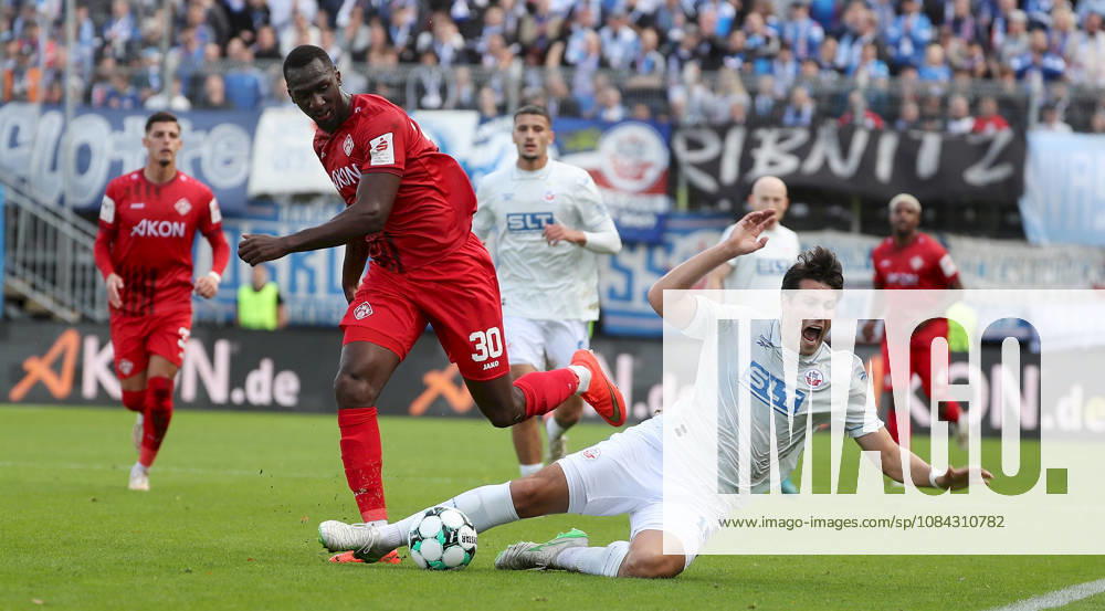 Men s, Soccer, 2026–2027 Season, 3rd Division, Matchday 8: FC Würzburger Kickers vs. FC Hansa Rostock; from left: Tarsis Bonga (FC Würzburger Kickers), Ahmet Guerleyen (FC Hansa Rostock); Würzburg, AKON ARENA, Bavaria, Germany