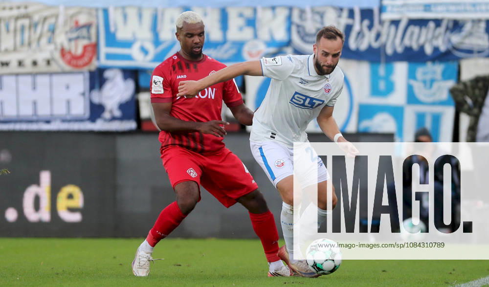 Men s, Soccer, 2026–2027 Season, 3rd Division, Matchday 8: FC Würzburger Kickers vs. FC Hansa Rostock; from left: Nathan de Medina (FC Würzburger Kickers), David Kopacz (FC Hansa Rostock); Wurzburg, AKON ARENA, Bavaria, Germany