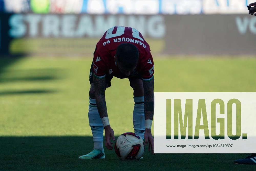 Germany Soccer 2. Bundesliga 2026–2027, Matchday 7: 1. FC Magdeburg vs. Hannover 96 at Avnet Arena Magdeburg; Free kick by Marcel Hartel (Hannover 96), 10