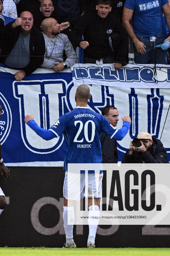 Soccer 2. Bundesliga, SV Darmstadt 98 vs. Energie Cottbus, Aleksandar Vukotic of SV Darmstadt 98 celebrates the goal, The goal celebration following the 2–1 win. DFL and DFB regulations prohibit any use of photographs as image sequences and or quasi-video. Darmstadt