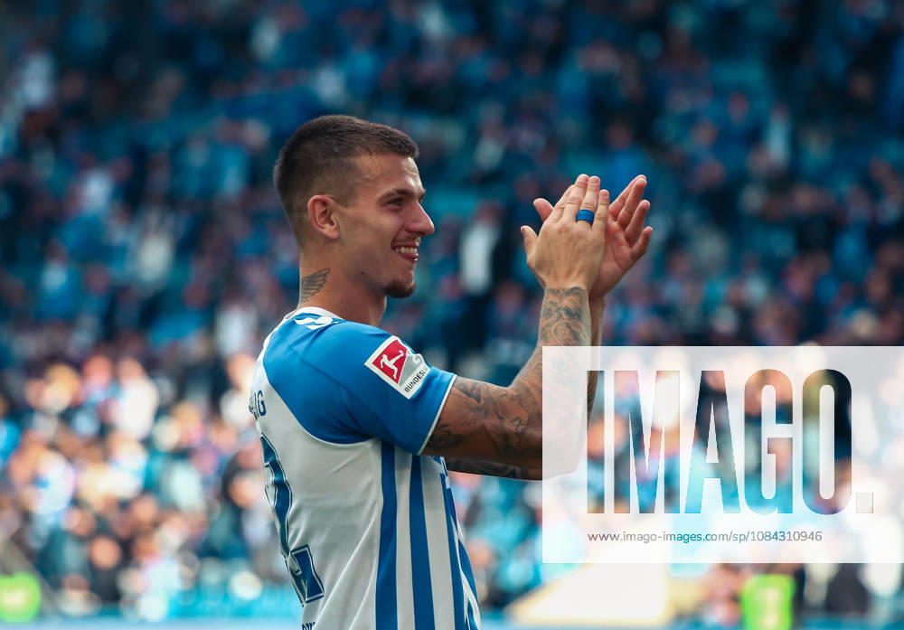 Germany Soccer 2. Bundesliga 2026–2027, Matchday 7: 1. FC Magdeburg vs. Hannover 96, Avnet Arena Magdeburg; Mateusz Zukowski (Mateusz Zukowski) of 1. FC Magdeburg celebrates the victory, 22