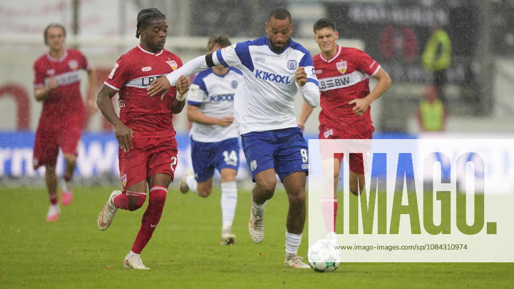Hänsch Arena, Meppen, GER, 3rd Division, Matchday 9: SV Meppen vs. VfB Stuttgart II, Cyrill Akono, SV Meppen 9. DFL regulations prohibit any use of photographs as image sequences and or quasi-video. Meppen, Lower Saxony, Hänsch Arena