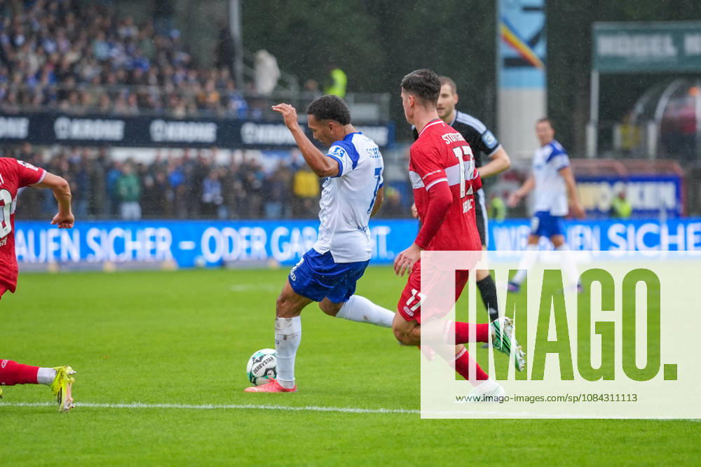 German Soccer, 3rd Division, Matchday 8, Hänsch Arena, Meppen, Emsland, Lower Saxony, SV Meppen vs. VfB Stuttgart U21, VfB Stuttgart II s Oliver Schmitt scores the 1-1 equalizer in front of the SV Meppen goal