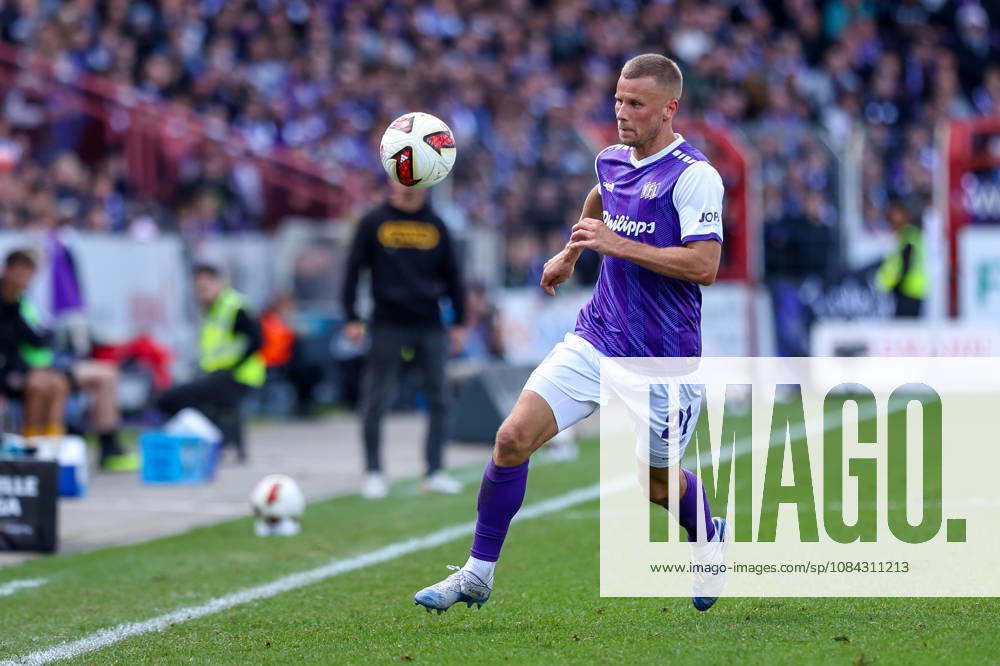Soccer, 2. Bundesliga, VfL Osnabrück vs. SG Dynamo Dresden, Stadion an der Bremer Brücke, Matchday 7, 2026–2027 season, Adrian Beck, VfL Osnabrück 21. DFB regulations prohibit any use of photographs as image sequences and or quasi-video. Photo: WilkowskixPressefotoKochx, Lower Saxony, Germany