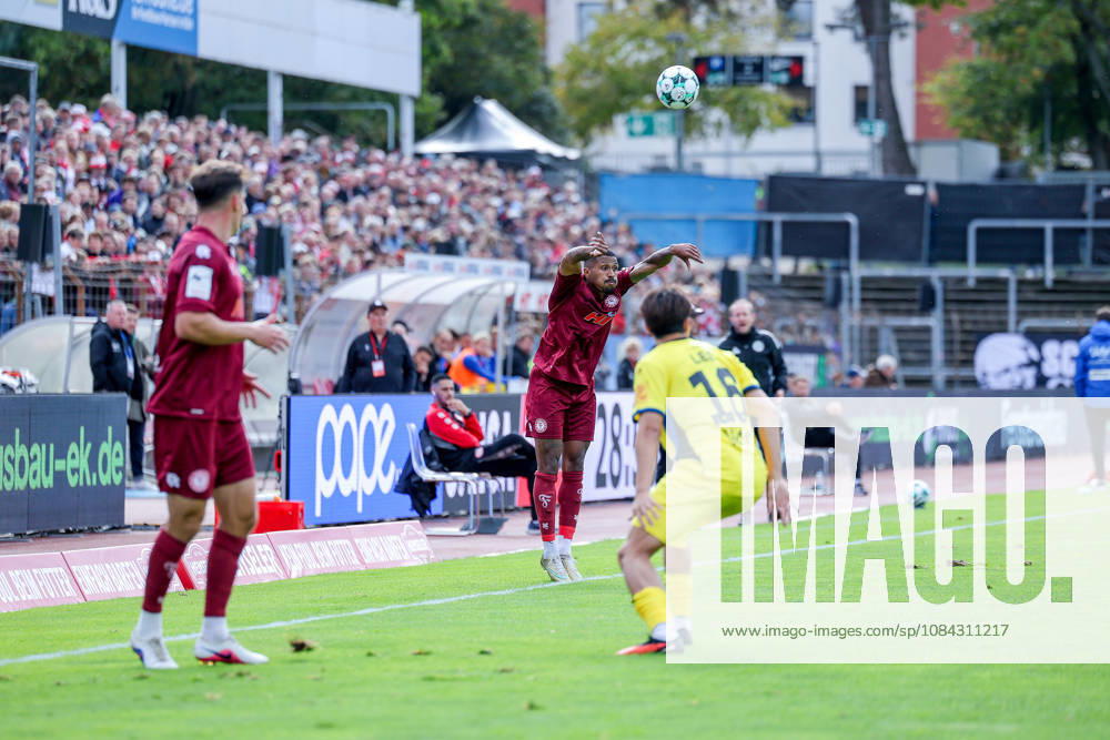 Soccer, SC Fortuna Cologne vs. 1. FC Saarbrücken, 3rd Division, South Division, Matchday 8, 2026–2027 Season David Haider Kamm Al Azzawe Fortuna Cologne 15 during a throw-in DFB regulations prohibit any use of photographs as image sequences and or quasi-video North Rhine-Westphalia, Germany