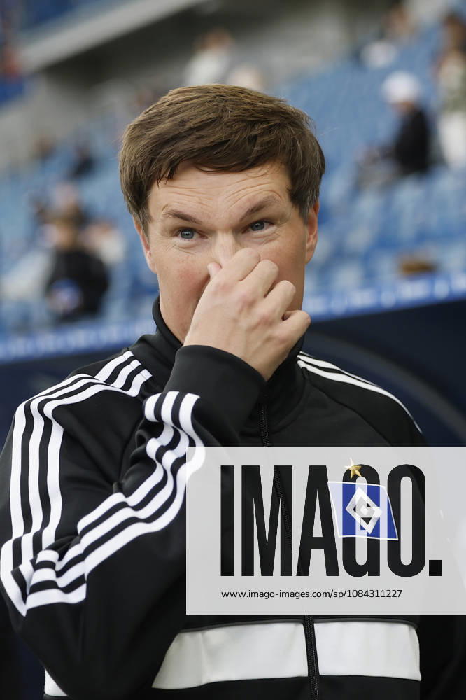 Coach Merlin Polzin of HSV in action during the Bundesliga match between TSG 1899 Hoffenheim and Hamburger SV at the PreZero Arena in Sinsheim, Germany, on October 10, 2026, Sinsheim, Germany, on October 10, 2026. DFB and DFL regulations prohibit any use of photographs as image sequences and or quasi-video,