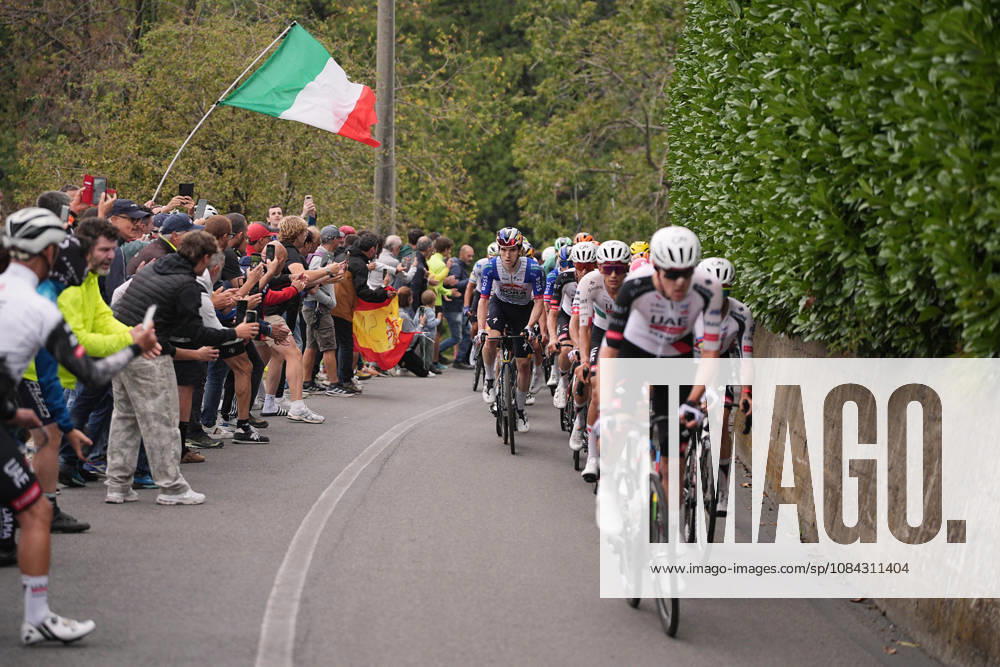 Mexico s Isaac Del Toro Romero of UAE Team Emirates XRG during the 120th edition of the Il Lombardia, Tour of Lombardy cycling race, a 239 km one day race from Bergamo to Como on October 10, 2026, Italy.