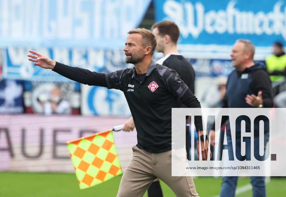 FC Würzburger Kickers vs. FC Hansa Rostock, Würzburg, October 10, 2026, Soccer, 3rd Division, FC Würzburger Kickers vs. FC Hansa Rostock, Coach Michael Schiele, FC Würzburger Kickers, Akon Arena, Bavaria, Germany