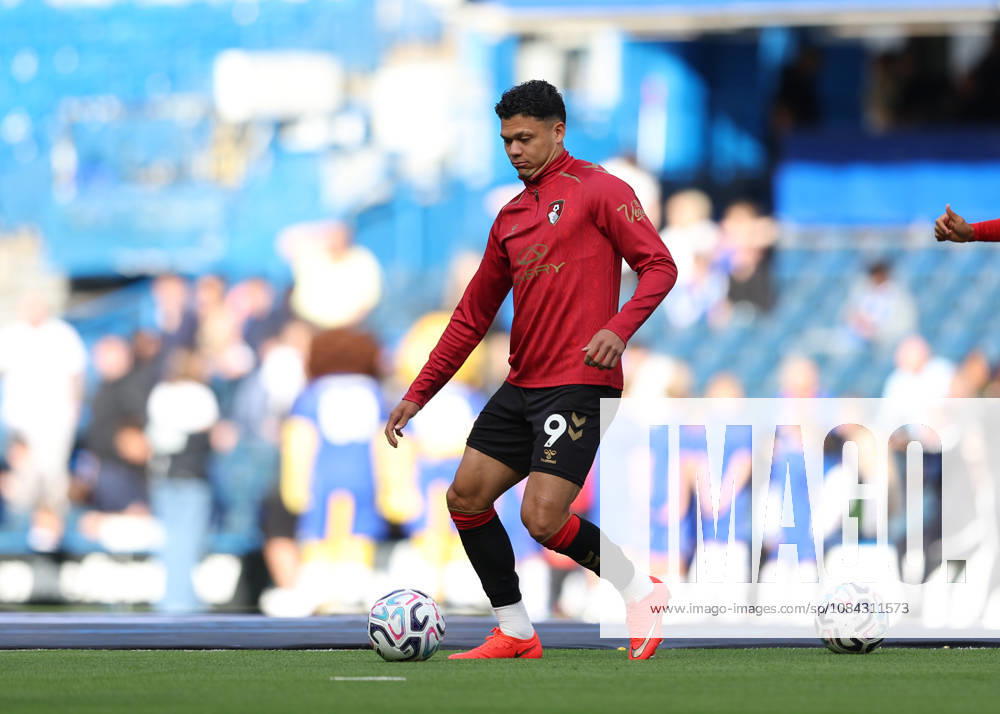 10th October 2026; Stamford Bridge, London, England; Premier League Football, Chelsea versus Bournemouth; Evanilson of AFC Bournemouth during the warm up JohnxPatrickxFletcher