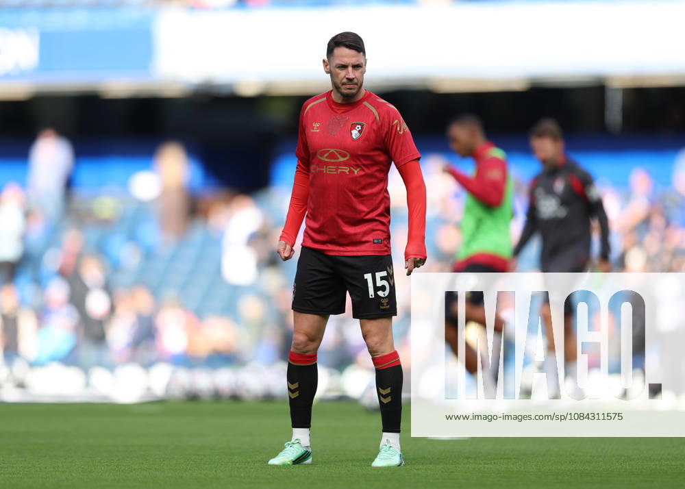10th October 2026; Stamford Bridge, London, England; Premier League Football, Chelsea versus Bournemouth; Adam Smith of AFC Bournemouth during the warm up JohnxPatrickxFletcher