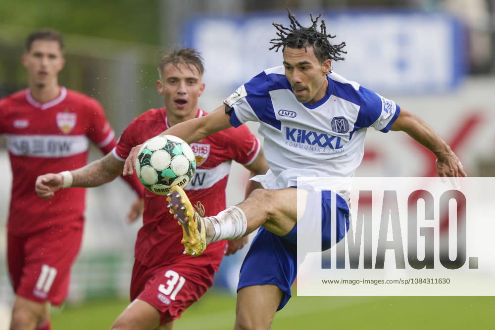 Hänsch Arena, Meppen, GER, 3rd Division, Matchday 9: SV Meppen vs. VfB Stuttgart II, Niclas Nadj, SV Meppen 40. DFL regulations prohibit any use of photographs as image sequences and or quasi-video. Meppen, Lower Saxony, Hänsch Arena