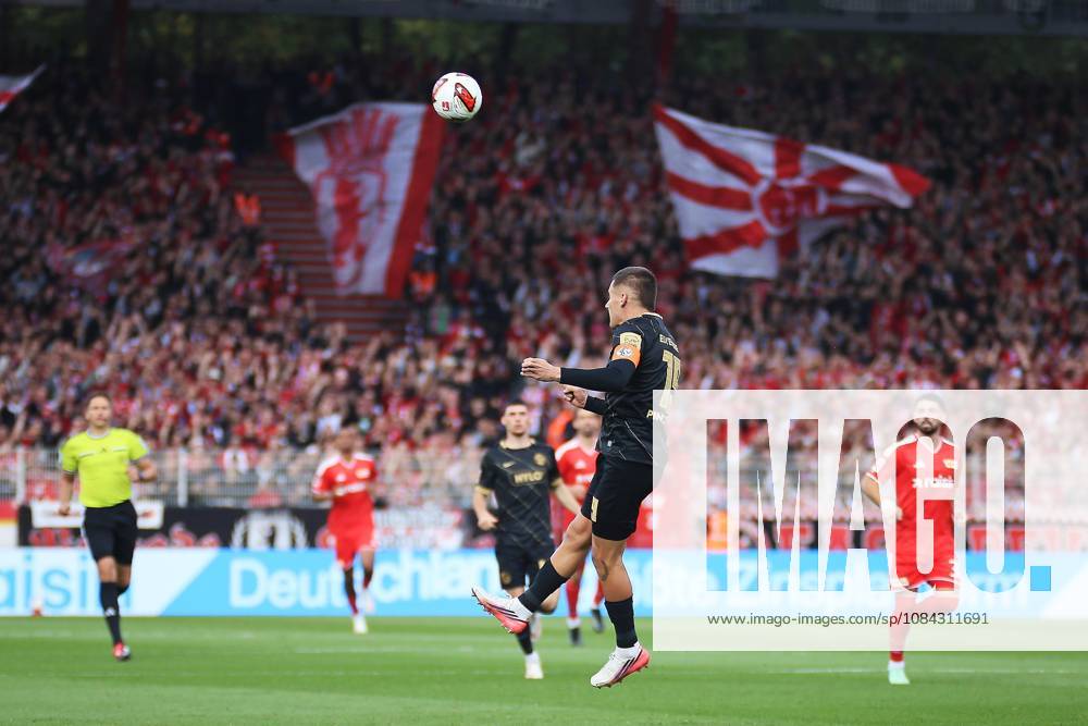 Berlin, Germany, October 10, 2026, Alte Försterei Stadium, Matchday 5, 2026–27 Season, Bundesliga, Union Berlin vs. SV Elversberg, Lukas Pinckert 19, SV Elversberg in possession