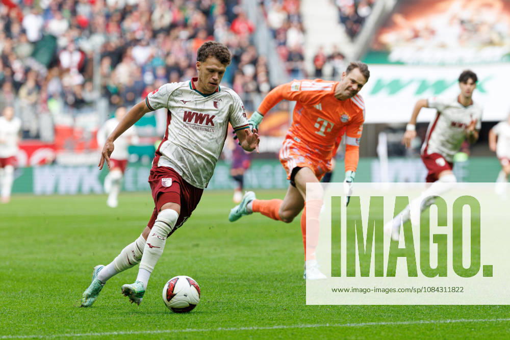 Robin Fellhauer, 19, FC Augsburg, scores the 1-0 goal in the match between FC Augsburg and FC Bayern Munich, soccer, men s, Bundesliga, 2026–2027, Matchday 5 on October 10, 2026, in Augsburg, WWK ARENA. DFL and DFB regulations prohibit any use of photographs as image sequences and or quasi-video. Bavaria, Germany