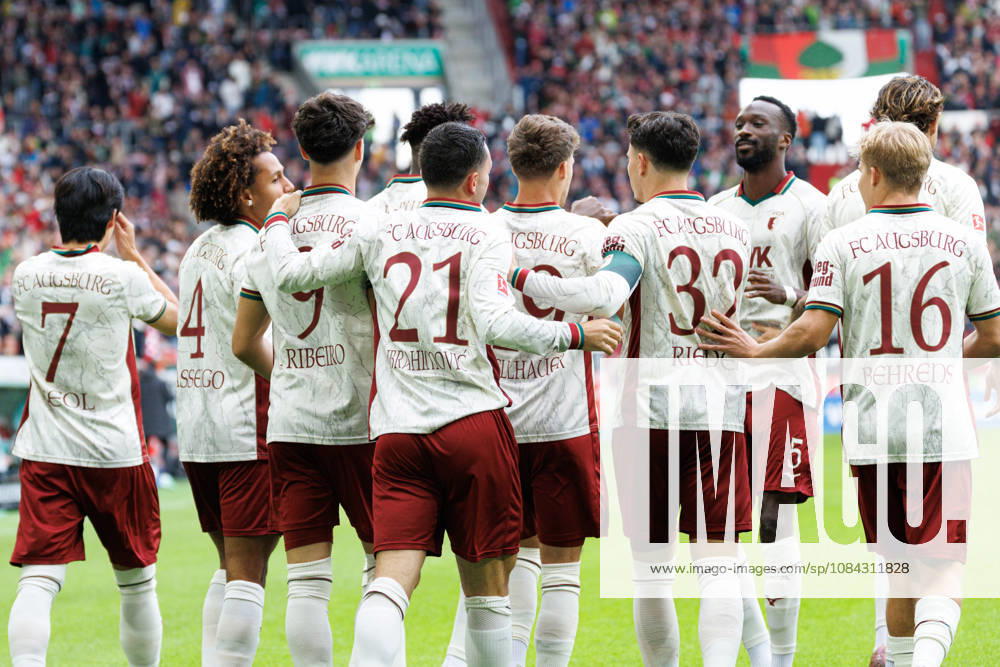 FC Augsburg scores the 1-0 goal in the match between FC Augsburg and FC Bayern Munich, soccer, men s, Bundesliga, 2026–2027, Matchday 5 on October 10, 2026, in Augsburg, WWK ARENA. DFL and DFB regulations prohibit any use of photographs as image sequences and or quasi-video. Bavaria, Germany