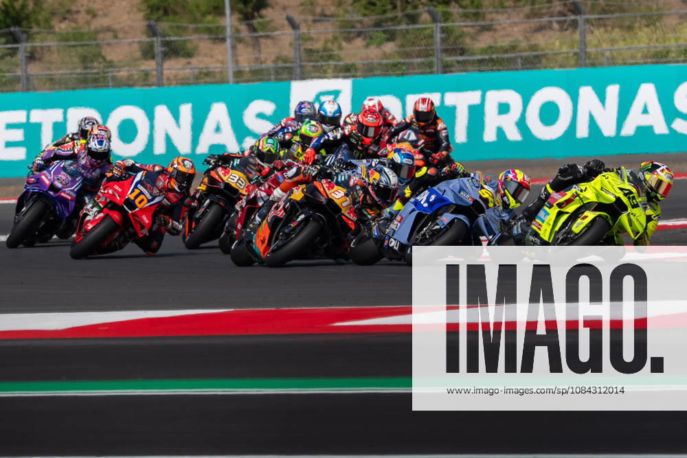 MOTO - MOTO GP - GRAND PRIX OF INDONESIA 2026 49 DI GIANNANTONIO Fabio (ita), Pertamina Enduro VR46 Racing Team, Ducati Desmosedici GP26, action with 54 ALDEGUER Fermin (spa), BK8 Gresini Racing MotoGP, Ducati Desmosedici GP25 and 37 ACOSTA Pedro (spa), Red Bull KTM Factory Racing, KTM RC16 during the 2026 MotoGP Pertamina Grand Prix of Indonesia on the Mandalika circuit from October 9 to 11, at West Nusa Tenggara, Indonesia - West Nusa TenggaraIndonesia