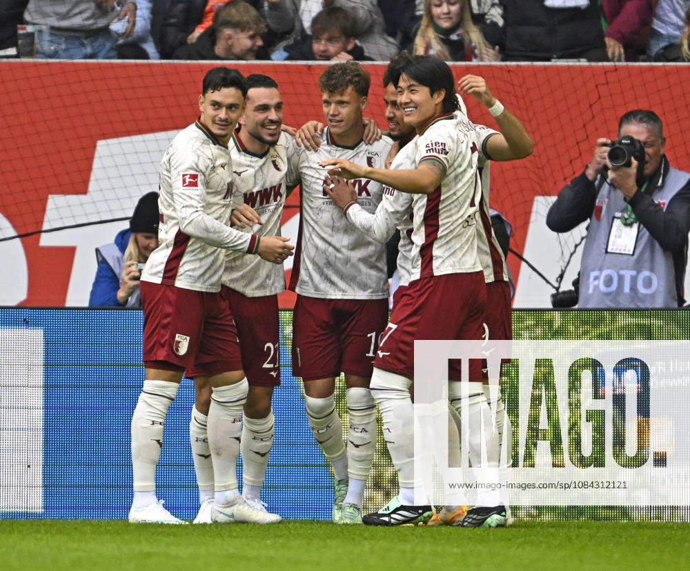 2026–2027 Bundesliga Season, Matchday 5, FC Augsburg vs. FC Bayern Munich, at the WWK Arena in Augsburg, goal celebrations surrounding goal scorer Robin Fellhauer (Augsburg)