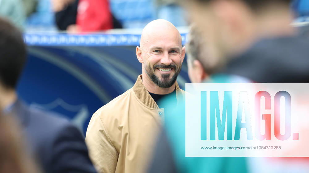Soccer, Bundesliga 1, TSG 1899 Hoffenheim vs. Hamburger SV, left: Christian Ilzer, Coach of TSG 1899 Hoffenheim. DFL and DFB regulations prohibit any use of photographs as image sequences and or quasi-video. Sinsheim