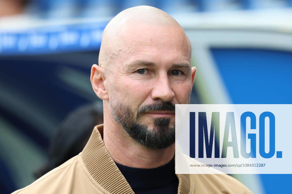 Soccer, Bundesliga 1, TSG 1899 Hoffenheim vs. Hamburger SV, left: Christian Ilzer, Coach of TSG 1899 Hoffenheim. DFL and DFB regulations prohibit any use of photographs as image sequences and or quasi-video. Sinsheim