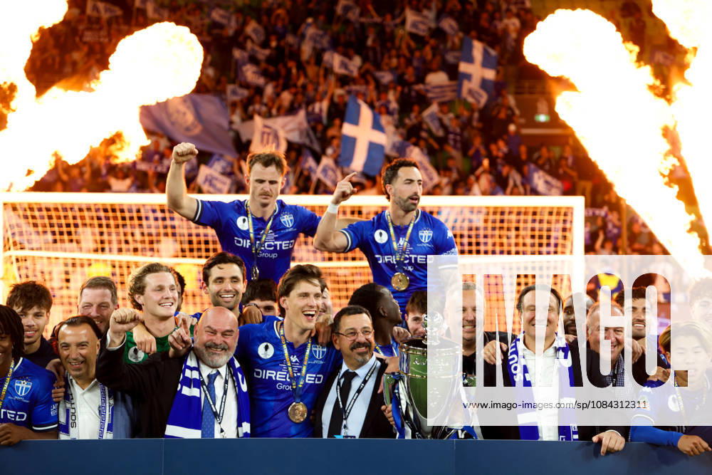 MELBOURNE, AUSTRALIA - OCTOBER 10: South Melbourne FC celebrates after defeating Melbourne Victory FC in the 2026 Hahn Australia Cup Final at AAMI Park on October 10, 2026 in Melbourne, Australia. South Melbourne FC V Melbourne Victory FC - Australia Cup 2026 Final - ZUMAp121 20261010_zsp_p121_020