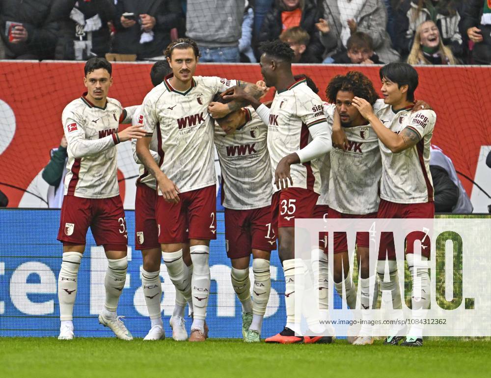2026–2027 Bundesliga Season, Matchday 5, FC Augsburg vs. FC Bayern Munich, at the WWK Arena in Augsburg, goal celebrations surrounding goal scorer Robin Fellhauer (Augsburg)