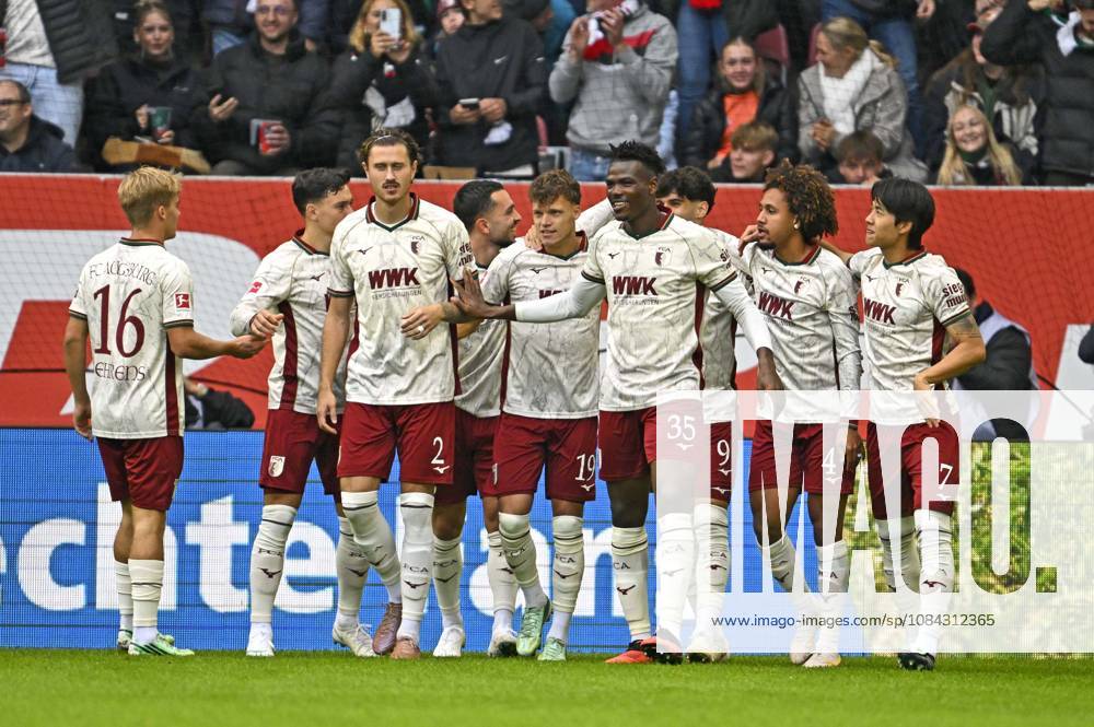 2026–2027 Bundesliga Season, Matchday 5, FC Augsburg vs. FC Bayern Munich, at the WWK Arena in Augsburg, goal celebrations surrounding goal scorer Robin Fellhauer (Augsburg)