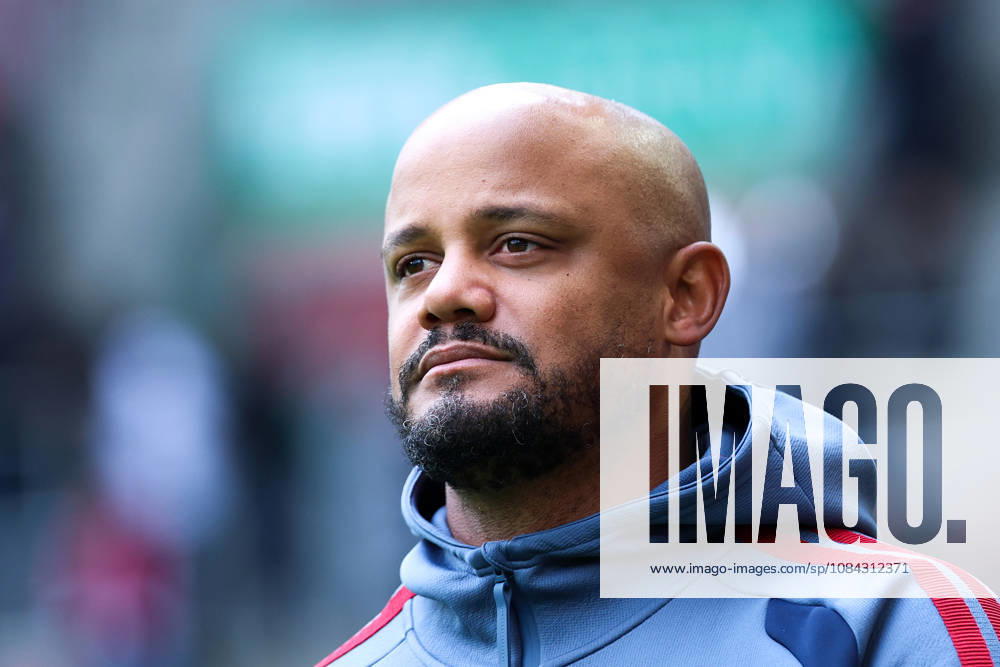 GER, Soccer, Men s, 1st Bundesliga, 2026–2027 season, Matchday 5, FC Augsburg vs. FC Bayern Munich Vincent Kompany, Head Coach of FC Bayern Munich DFB and DFL regulations prohibit any use of photographs as image sequences and or quasi-video Augsburg WWK Arena Bayern Germany