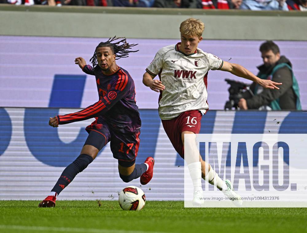 2026–2027 Bundesliga Season, Matchday 5, FC Augsburg vs. FC Bayern Munich, at the WWK Arena in Augsburg, from left: Michael Olise (FC Bayern Munich) vs. Hennes Behrens (FC Augsburg)