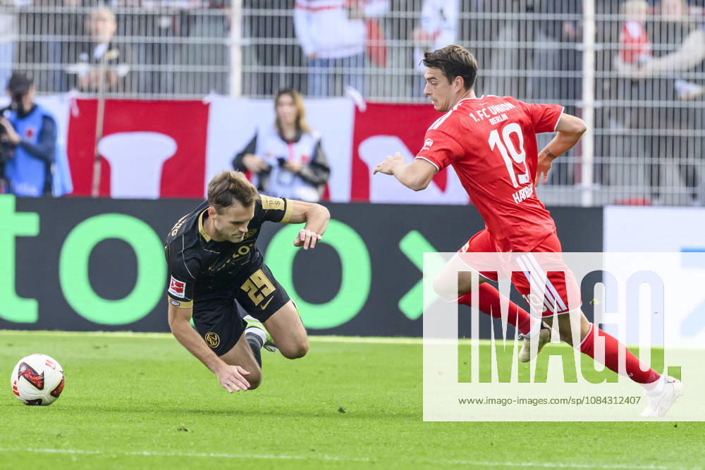 In the photo, from left: Tom Zimmerscheid (SV Elversberg), 29; Janik Haberer (Union Berlin), 19; tackle, action, battle, fighting for the ball, GER, Berlin, soccer, 1. FC Union Berlin vs. SV Elversberg, at the Alte Försterei, October 10, 2026, DFB and DFL regulations prohibit any use of photographs as image sequences and or quasi-video,