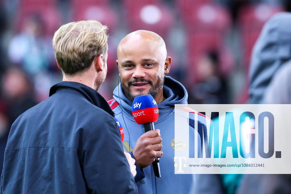 GER, Soccer, Men s, 1st Bundesliga, 2026–2027 season, Matchday 5, FC Augsburg vs. FC Bayern Munich Vincent Kompany, head coach of FC Bayern Munich, in the middle of a Sky interview DFB and DFL regulations prohibit any use of photographs as image sequences and or quasi-video Augsburg WWK Arena Bayern Germany