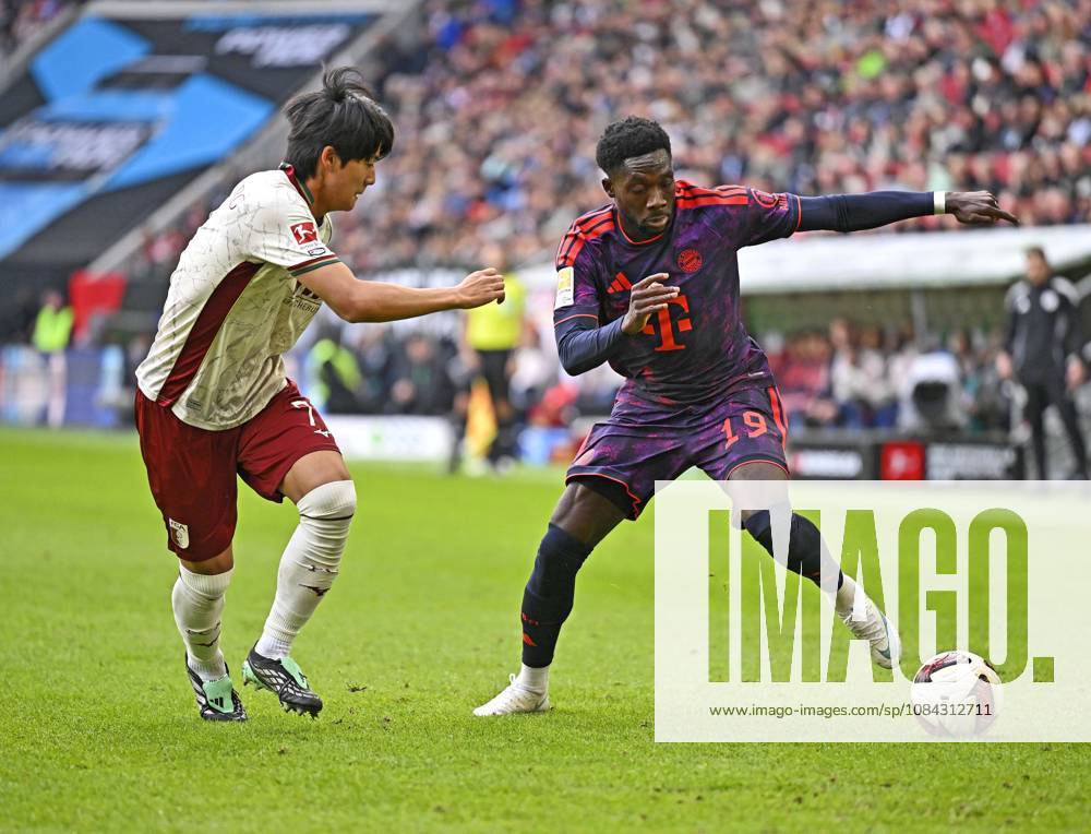 2026–2027 Bundesliga Season, Matchday 5, FC Augsburg vs. FC Bayern Munich, at the WWK Arena in Augsburg, from left: Young-woo Seol (Youngwoo), FC Augsburg, and Alphonso Davies, FC Bayern Munich