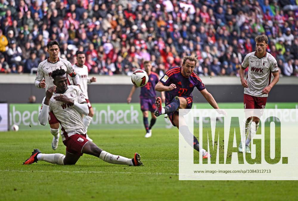 2026–2027 Bundesliga, Matchday 5, FC Augsburg vs. FC Bayern Munich, at the WWK Arena in Augsburg, Harry Kane of FC Bayern Munich takes off