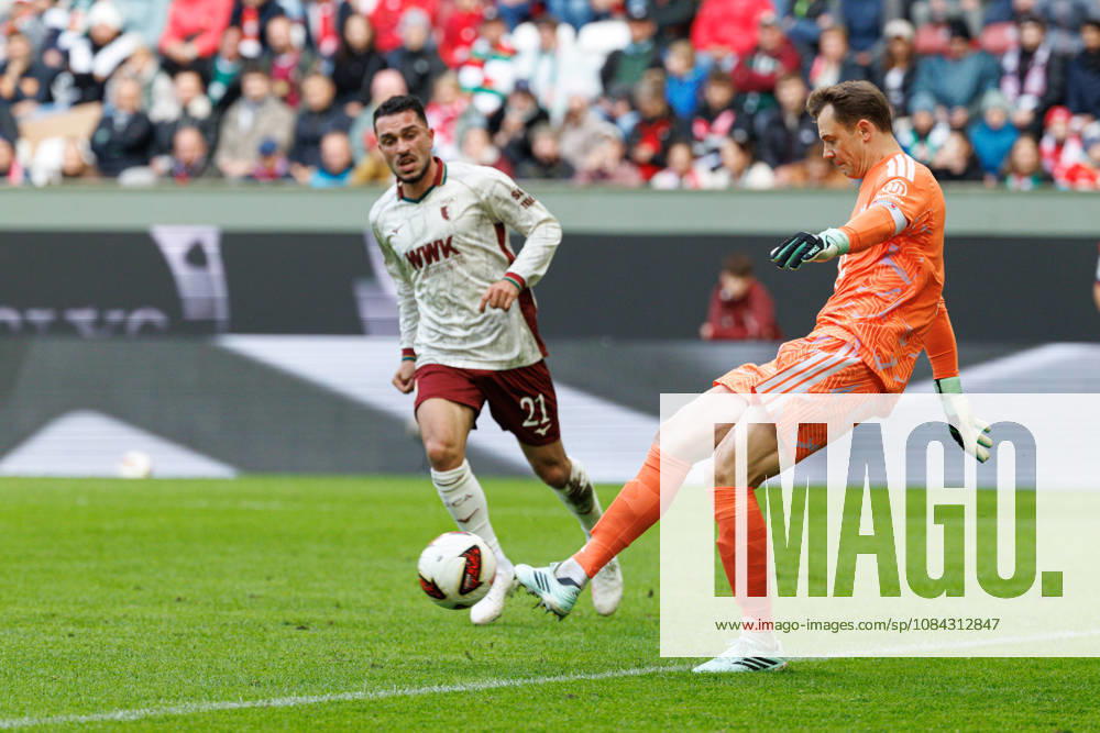 Manuel Neuer 1, FC Bayern Munich in the background, Arijon Ibrahimovic 21, FC Augsburg during the match between FC Augsburg and FC Bayern Munich, soccer, men s, Bundesliga, 2026–2027, Matchday 5 on October 10, 2026, in Augsburg, WWK ARENA. DFL and DFB regulations prohibit any use of photographs as image sequences and or quasi-video. Bayern, Germany