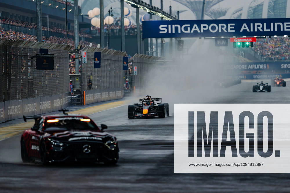 2026 Formula 1 Singapore Grand Prix - Sprint MAX VERSTAPPEN (NED) of Oracle Red Bull Racing Sprint Race on SATURDAY during the 2026 FORMULA 1 SINGAPORE AIRLINES SINGAPORE GRAND PRIX 2026 at MARINA BAY STREET CIRCUIT SINGAPORE on October 10, 2026. Photo by Tan Jun Da ABACAPRESS.COM Singapore Singapore