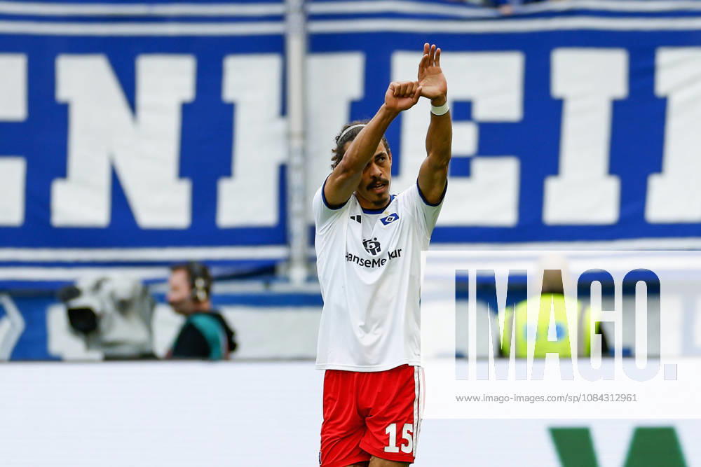 Goal scorer Yussuf Poulsen of HSV celebrates after scoring the 0-1 goal; celebrating, being celebrated, cheers, cheering, Cheers after the goal, cheering, celebrated, cheers, cheering, emotions during the Bundesliga match between TSG 1899 Hoffenheim and Hamburger SV at the PreZero Arena, Sinsheim, Germany, on October 10, 2026, in action during the Bundesliga match between TSG 1899 Hoffenheim and Hamburger SV at the PreZero Arena, Sinsheim, Germany, on October 10, 2026. DFB and DFL regulations prohibit any use of photographs as image sequences and or quasi-video,