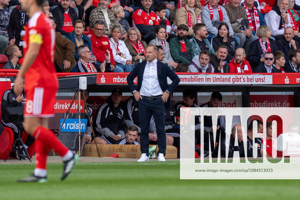 German Soccer Bundesliga 1, Matchday 5, 2026–2027, 1. FC Union Berlin vs. SV Elversberg on October 10, 2026, at the Stadion An der Alten Försterei in Berlin; Mauro Lustrinelli, 1. FC Union Berlin coach, on the sidelines