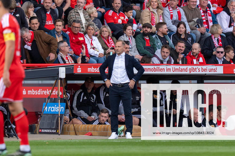 German Soccer Bundesliga 1, Matchday 5, 2026–2027, 1. FC Union Berlin vs. SV Elversberg on October 10, 2026, at the Stadion An der Alten Försterei in Berlin; Mauro Lustrinelli, 1. FC Union Berlin coach, on the sidelines
