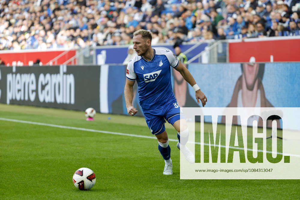 Vladimir Coufal, TSG Hoffenheim, 34 with the ball, Germany, soccer, Bundesliga 1, Matchday 5, 2026–2027, TSG Hoffenheim vs. Hamburger SV, October 10, 2026, Sinsheim SNP Arena, Germany