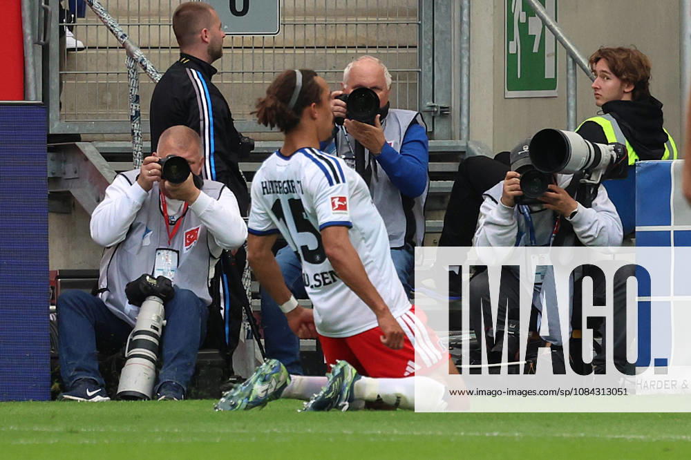 Soccer, Bundesliga 1, TSG 1899 Hoffenheim vs. Hamburger SV: Goal celebration after Yussuf Poulsen’s goal (0–1) Hamburger SV DFL DFB REGULATIONS PROHIBIT ANY USE OF PHOTOGRAPHS AS IMAGE SEQUENCES AND OR QUASI-VIDEO Sinsheim