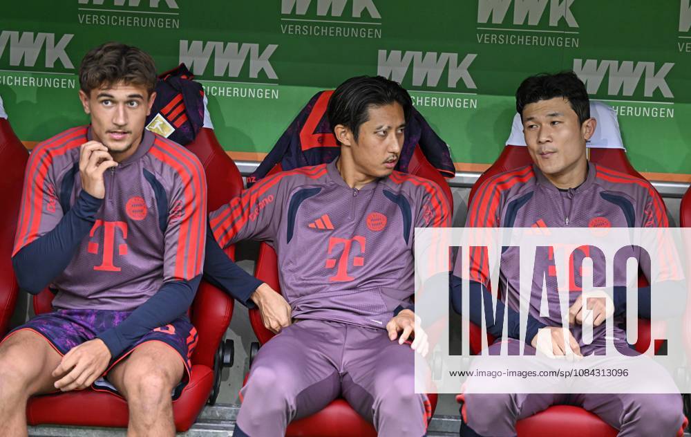 2026–2027 Bundesliga Season, Matchday 5, FC Augsburg vs. FC Bayern Munich, at the WWK Arena in Augsburg; from left: Tom Bischof (FC Bayern Munich), Hiroki Ito (FC Bayern Munich), and Minjae Kim (FC Bayern Munich); Minjae Kim on the bench